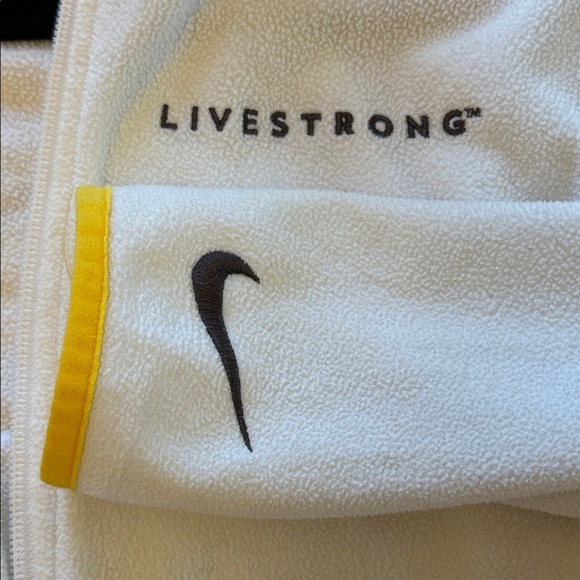 Nike Women's Fleece “LIVESTRONG” Fleece Zip Up Sweater/Jacket - Picture 9 of 12